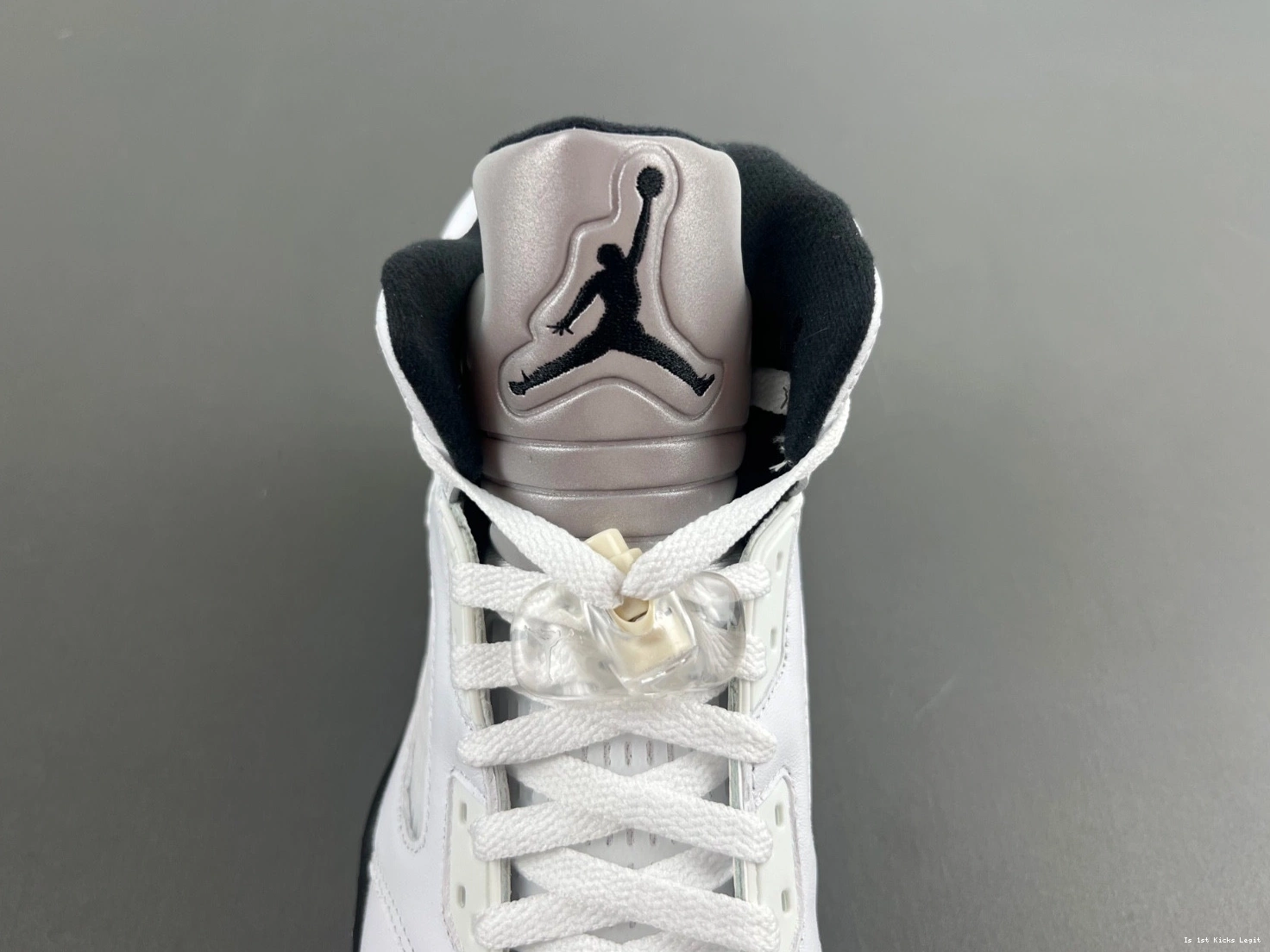 DD0587-110 Black Air 5 Jordan White 1123